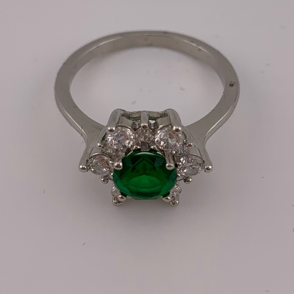 EMERALD-GREEN GLASS CLR CZ 925 STERLING SILVER COCKTAIL RING Prong Set SIZE 9.5 - Picture 7 of 8
